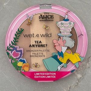 🍄 Alice in Wonderland 🫖 Wet n Wild Bronzer